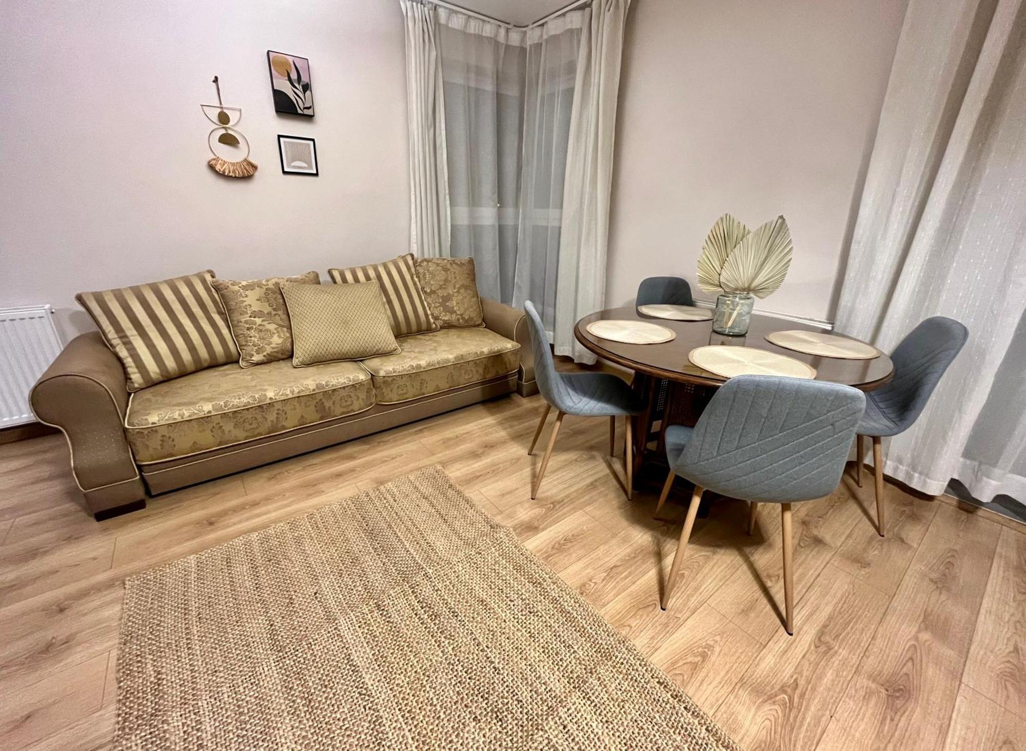 Oldtown Retro Apartment By Marina With Balcony For 6 People Гданськ Екстер'єр фото